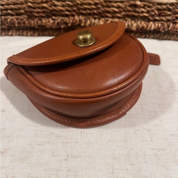 VINTAGE COACH British Tan Glovetanned Leather Mini Belt Bag / Crossbody Bag - Picture 6 of 15